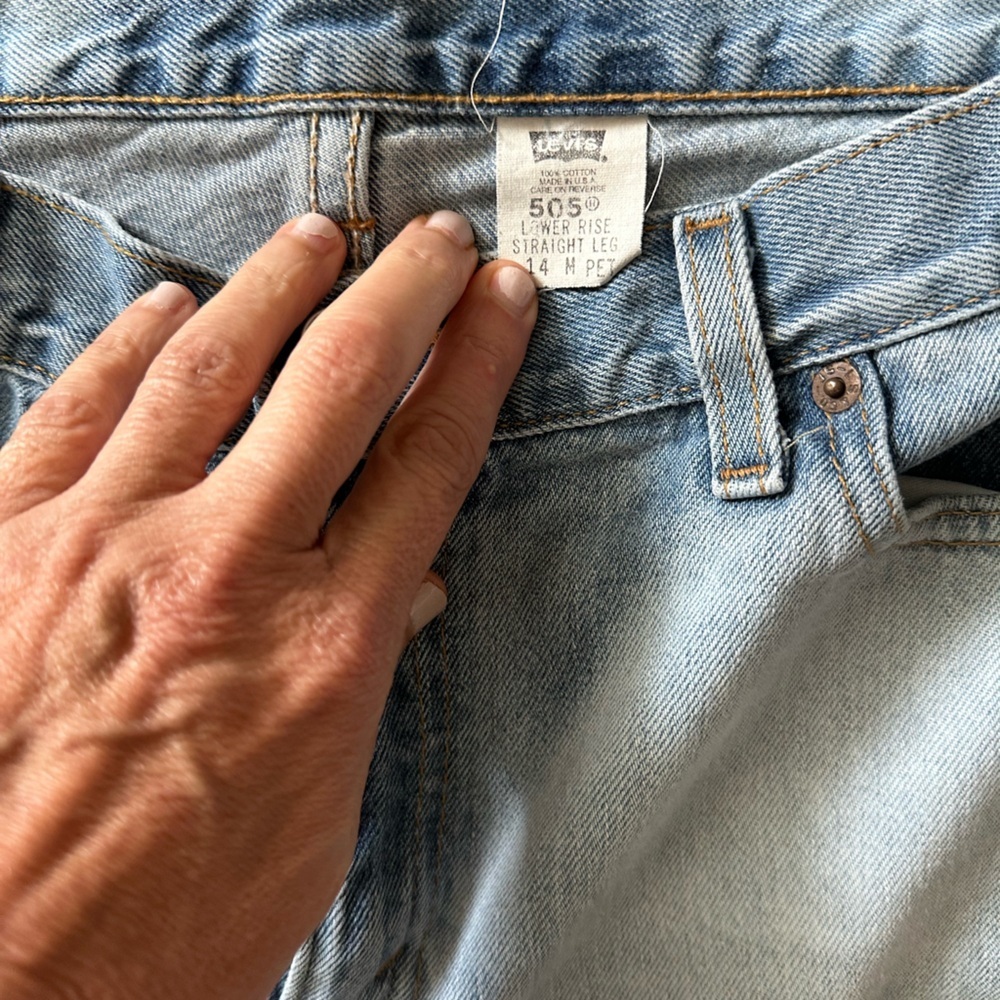 Vintage Levi's Light Blue Straight Jeans with Distressed Details gorgeous wash - Picture 3 of 5